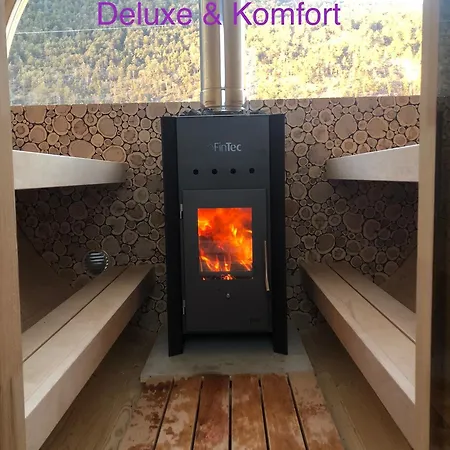 Deluxe Mit Whirlpool Und Fasssauna Apartment