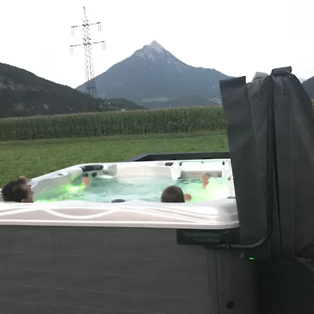 Deluxe Mit Whirlpool Und Fasssauna * Imsterberg