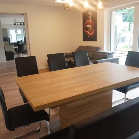 Deluxe Mit Whirlpool Und Fasssauna 아파트 Imsterberg