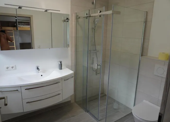 Deluxe Mit Whirlpool Und Fasssauna 아파트 Imsterberg